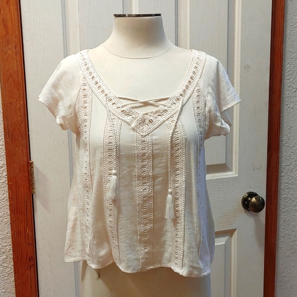 Hollister size small cream colored  cotton top